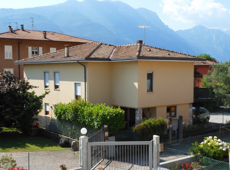 Prima dell'intervento Edificio privato riva prima prospetto n-o
